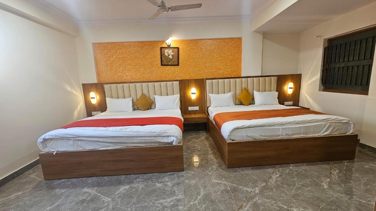 Hotel Runway Inn Ahmedabad Exterior photo